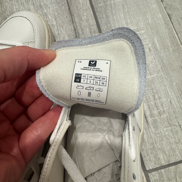 VeJa V-12 sneakers . Brand new without box - Picture 7 of 8